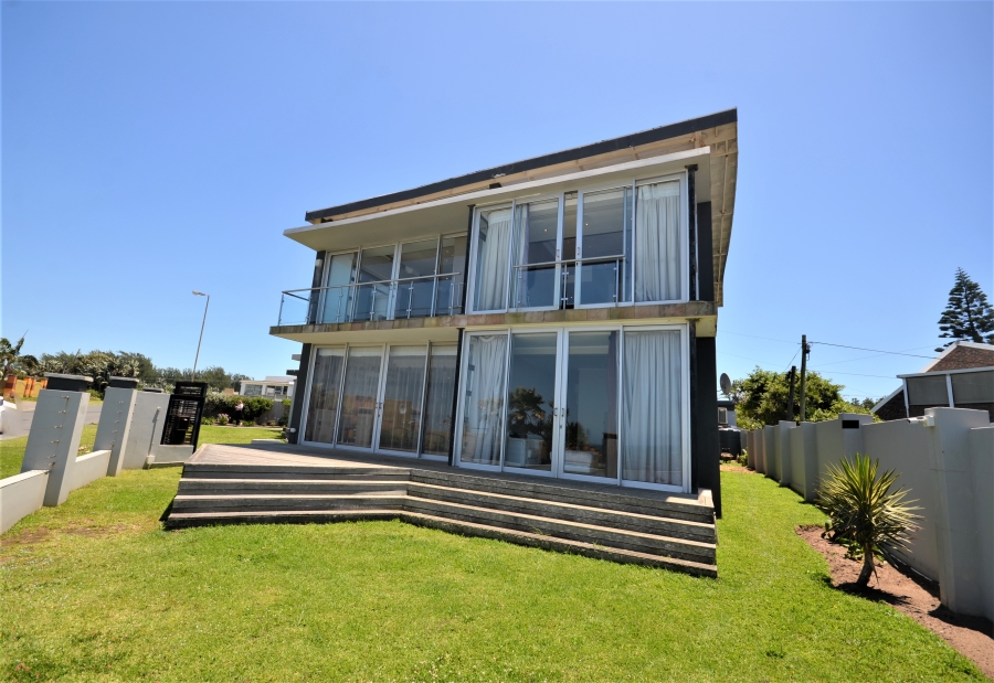 5 Bedroom Property for Sale in Gonubie Eastern Cape